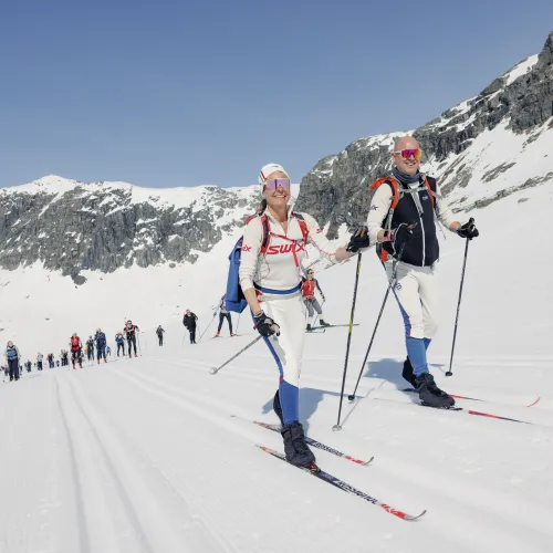 Skarverennet 2025 to glade mennesker