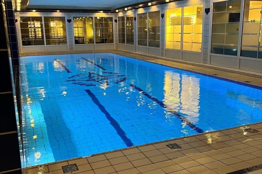 Badebasseng på Dr. Holms