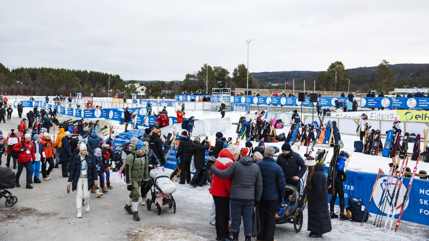 Sesongstart folkemasse